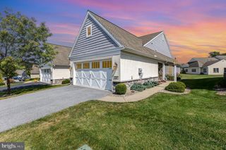 1007 GREAT HALL DR, Lebanon, PA 17042