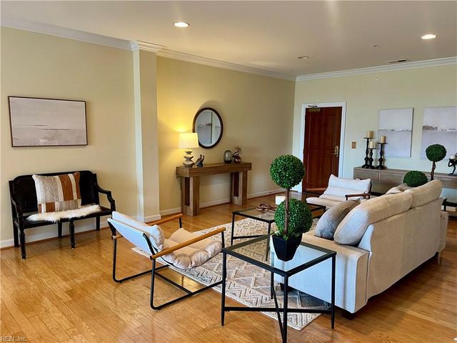 239 Duke St Unit 308, Norfolk, VA 23510