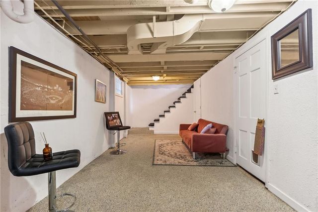 8326 Madison Avenue, Kansas City, MO 64114