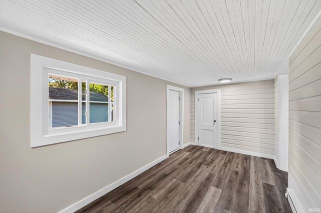 1901 W Indiana Street, Elkhart, IN 46516