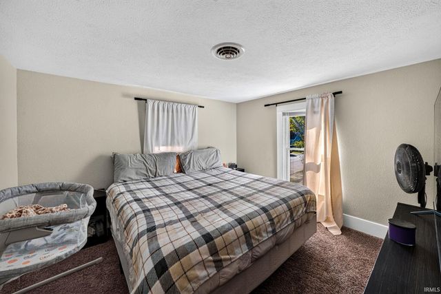 1901 W Indiana Street, Elkhart, IN 46516