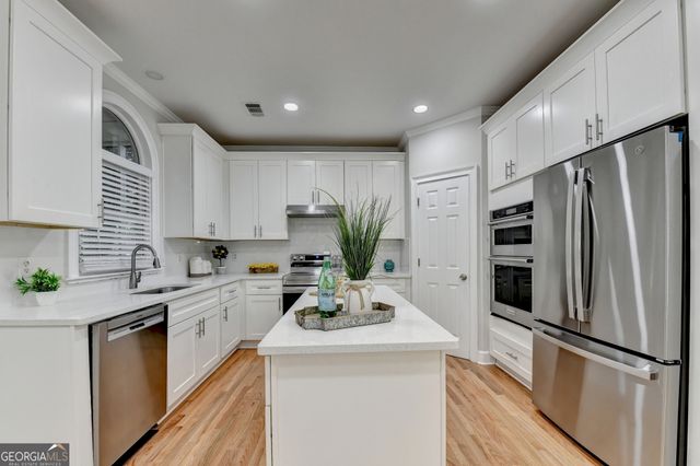 1118 Midsummer Court NE, Marietta, GA 30068