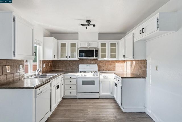 2036 Seward Dr, Pittsburg, CA 94565