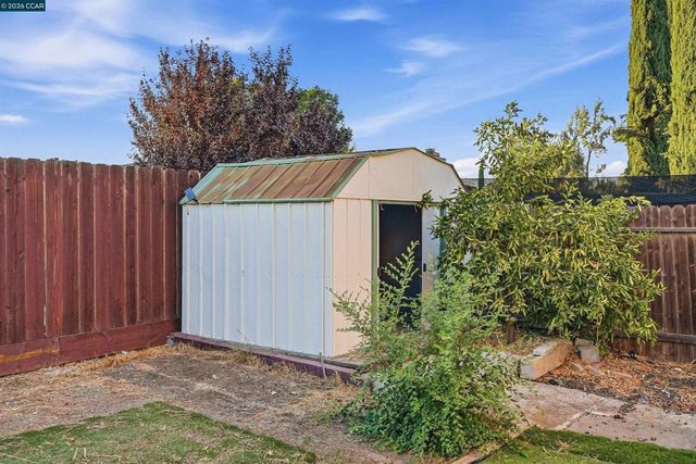 2036 Seward Dr, Pittsburg, CA 94565