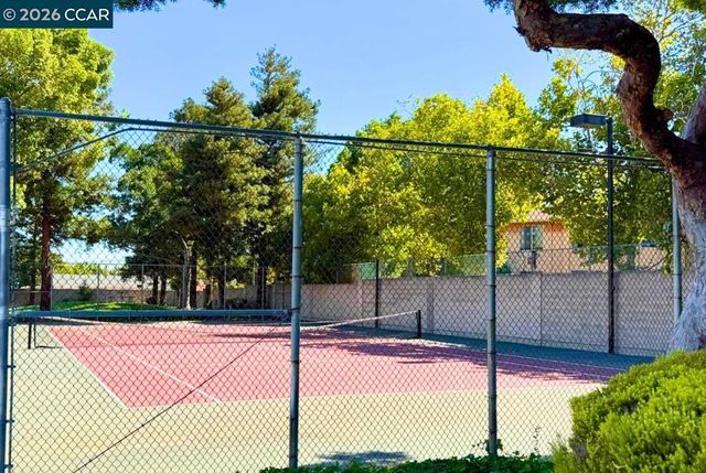 2036 Seward Dr, Pittsburg, CA 94565