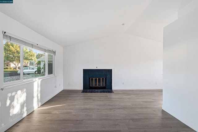 2036 Seward Dr, Pittsburg, CA 94565