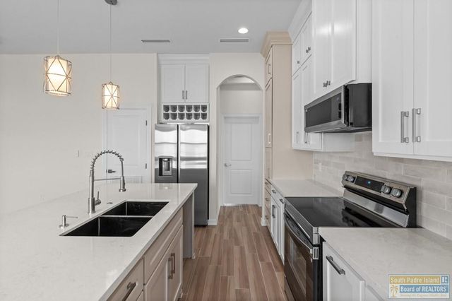 3222 Eliseo Villarreal Ave, Port Isabel, TX 78578