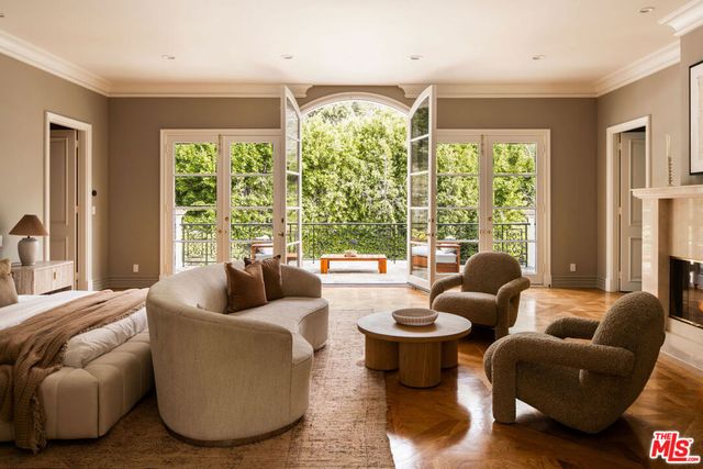 10509 Vestone Way, Los Angeles, CA 90077