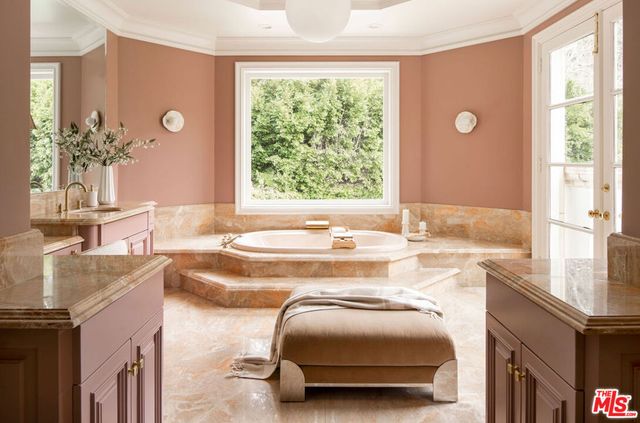 10509 Vestone Way, Los Angeles, CA 90077