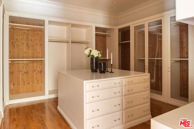 10509 Vestone Way, Los Angeles, CA 90077