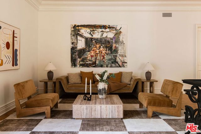 10509 Vestone Way, Los Angeles, CA 90077