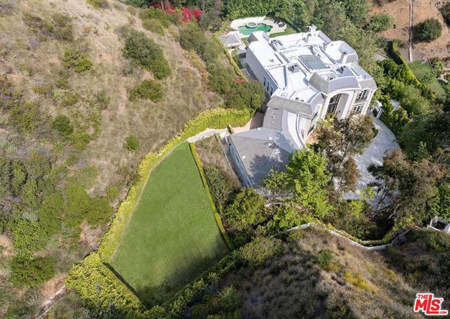 10509 Vestone Way, Los Angeles, CA 90077