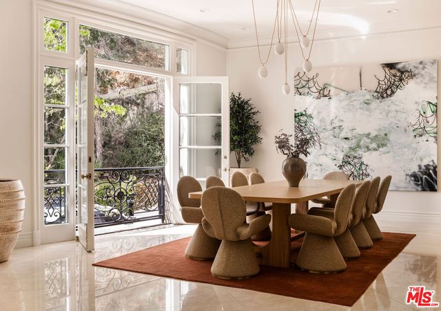 10509 Vestone Way, Los Angeles, CA 90077