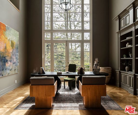 10509 Vestone Way, Los Angeles, CA 90077