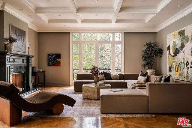 10509 Vestone Way, Los Angeles, CA 90077