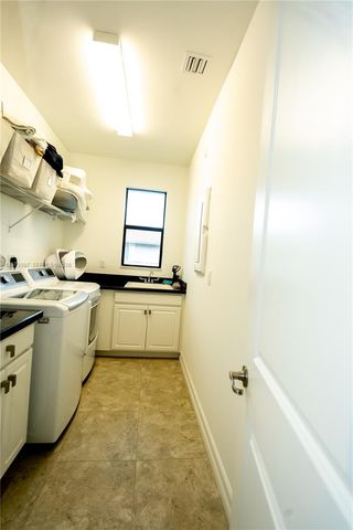 11826 SW 13th Ct, Pembroke Pines, FL 33025