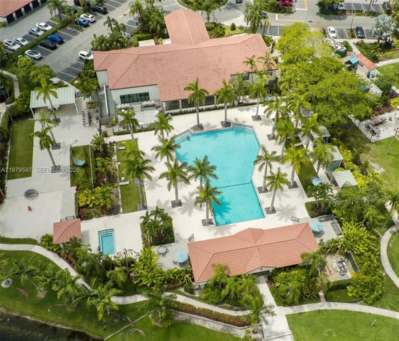 11826 SW 13th Ct, Pembroke Pines, FL 33025