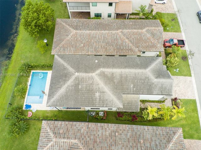 11826 SW 13th Ct, Pembroke Pines, FL 33025