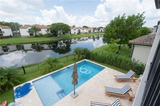 11826 SW 13th Ct, Pembroke Pines, FL 33025