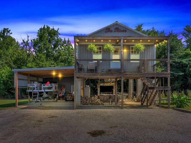 168 Mackin Rd, Linden, TN 37096