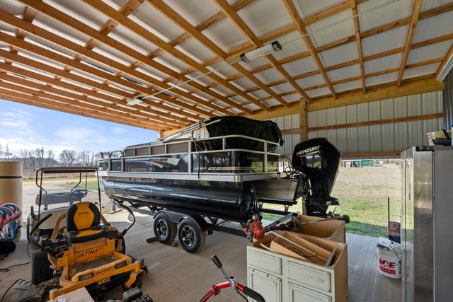 168 Mackin Rd, Linden, TN 37096