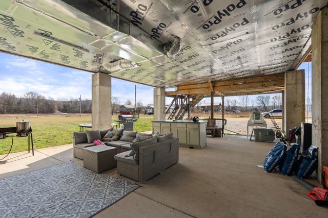 168 Mackin Rd, Linden, TN 37096