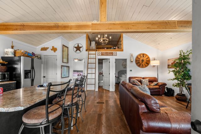 168 Mackin Rd, Linden, TN 37096