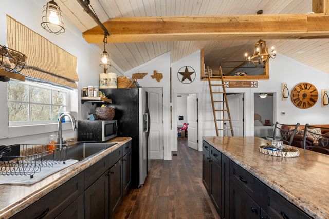 168 Mackin Rd, Linden, TN 37096