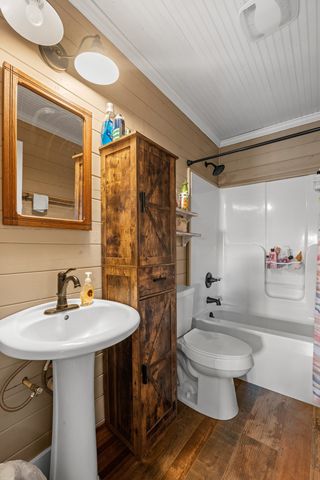 168 Mackin Rd, Linden, TN 37096