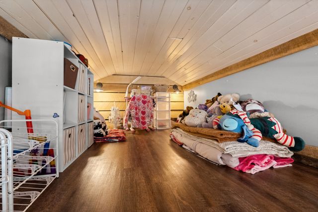 168 Mackin Rd, Linden, TN 37096