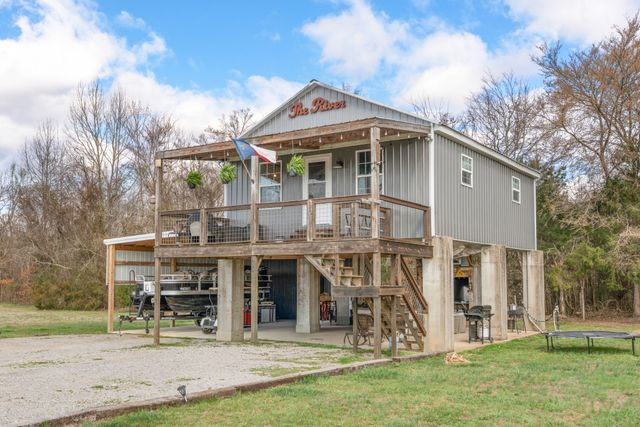 168 Mackin Rd, Linden, TN 37096