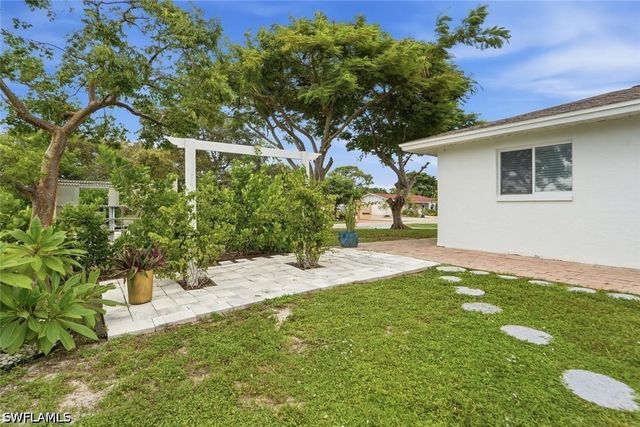 3511 Caloosa ST, Naples, FL 34112