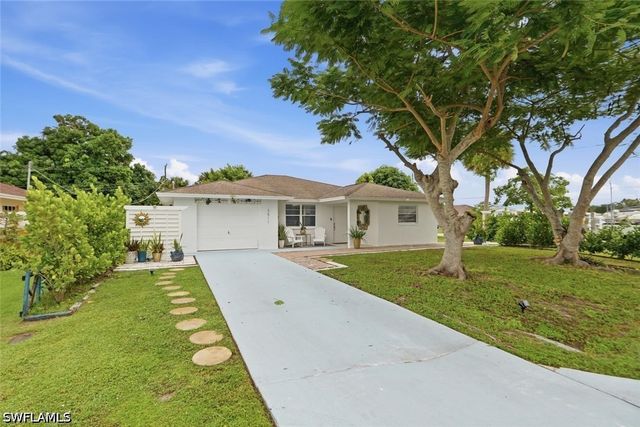 3511 Caloosa ST, Naples, FL 34112