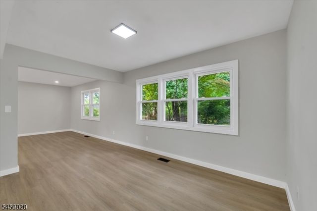 6 Mitchell Rd, Parsippany-troy Hills Twp., NJ 07054