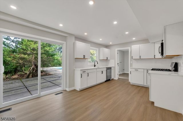 6 Mitchell Rd, Parsippany-troy Hills Twp., NJ 07054