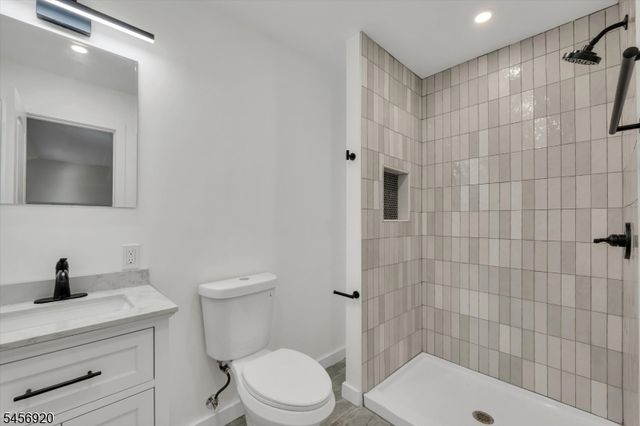 6 Mitchell Rd, Parsippany-troy Hills Twp., NJ 07054