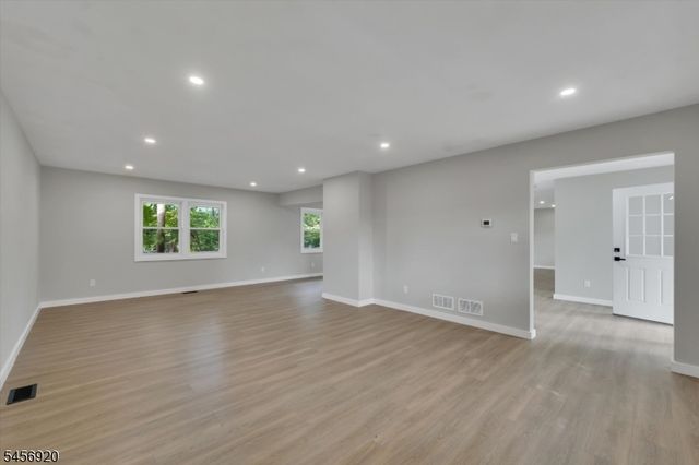 6 Mitchell Rd, Parsippany-troy Hills Twp., NJ 07054