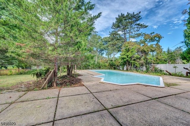 6 Mitchell Rd, Parsippany-troy Hills Twp., NJ 07054