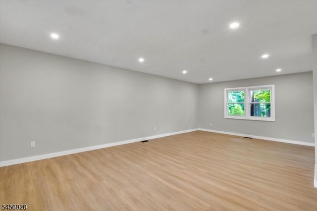 6 Mitchell Rd, Parsippany-troy Hills Twp., NJ 07054