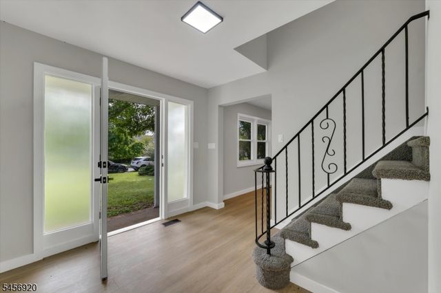 6 Mitchell Rd, Parsippany-troy Hills Twp., NJ 07054