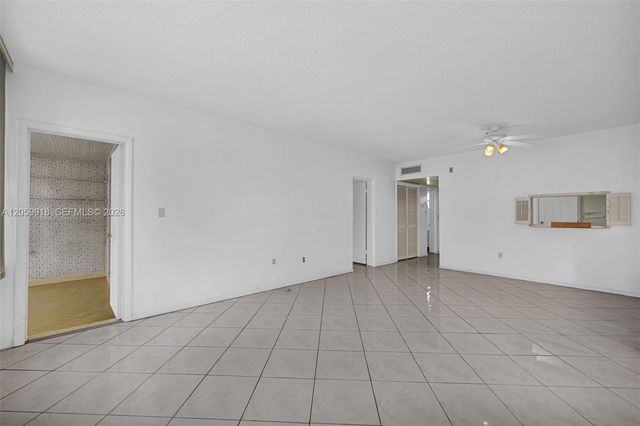 18555 NE 14th Ave 502, Miami, FL 33179
