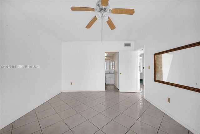 18555 NE 14th Ave 502, Miami, FL 33179