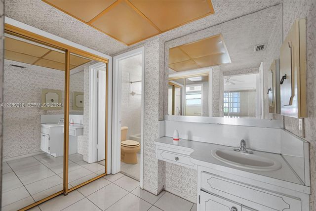 18555 NE 14th Ave 502, Miami, FL 33179