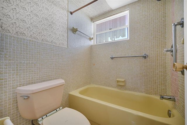 18555 NE 14th Ave 502, Miami, FL 33179