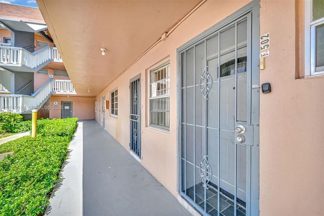 18555 NE 14th Ave 502, Miami, FL 33179