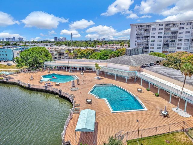 18555 NE 14th Ave 502, Miami, FL 33179