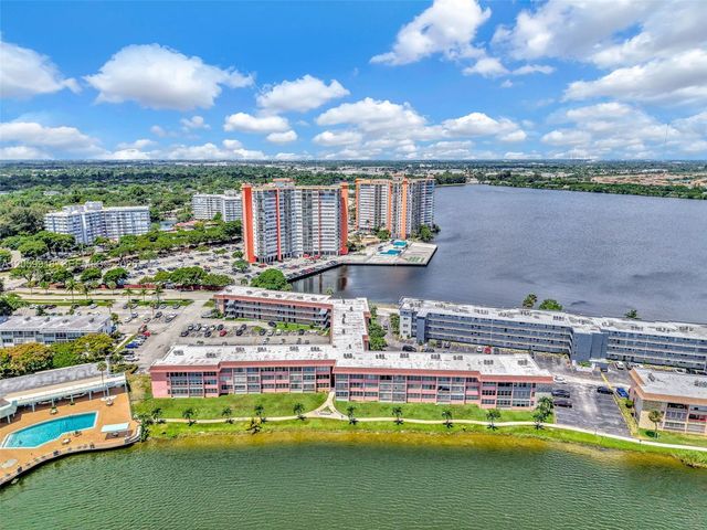 18555 NE 14th Ave 502, Miami, FL 33179
