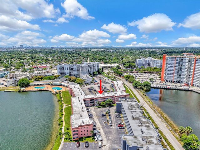 18555 NE 14th Ave 502, Miami, FL 33179