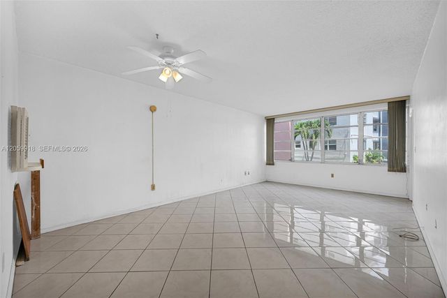 18555 NE 14th Ave 502, Miami, FL 33179