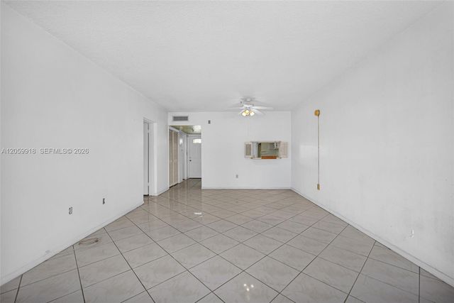 18555 NE 14th Ave 502, Miami, FL 33179